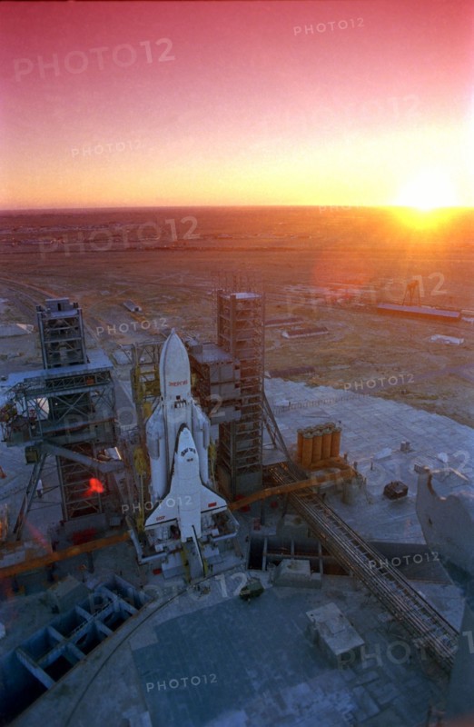Baikonur cosmodrome, kazakh ssr, ussr, the launch vehicle 'energia' with the the buran spacecraft on the launch pad, october 1988.