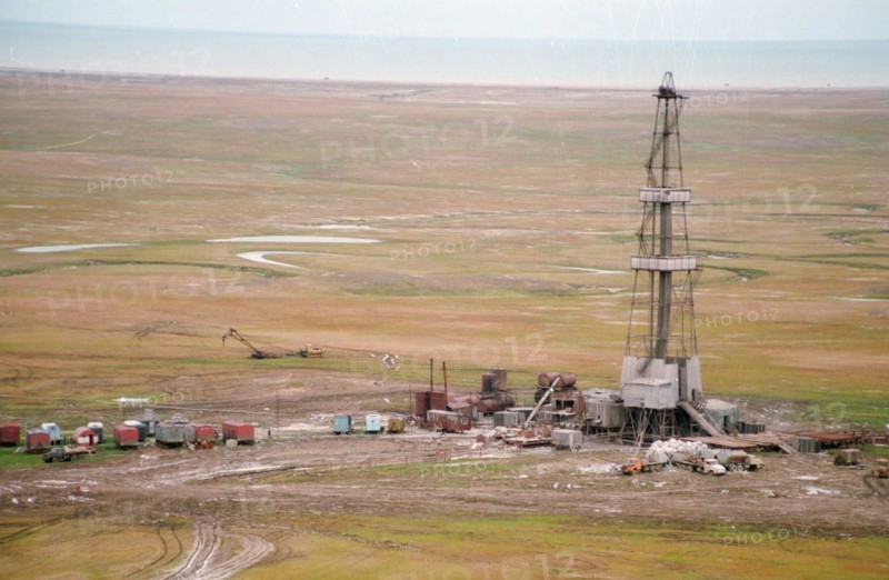 Oil field in tyumen area, siberia, russia 9/95 .
