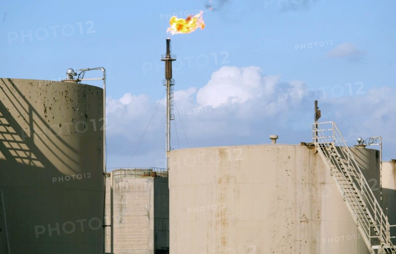 Baghdad, iraq, 2/03, oil refinery outside city.