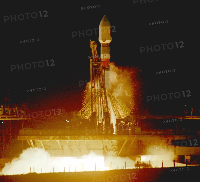 The soyuz-fg carrier rocket with the mars-express interplanetary probe was installed at a launch site at baikonur cosmodrome on friday, the european space agency (esa) spacecraft is to be launched on june 2 2003.