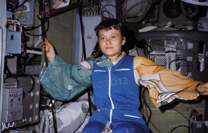 Cosmonaut svetlana savitskaya, part of the first coed space crew, in the orbital space station salyut 7 during the soyuz t-7 mission, august 1982.