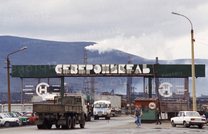 Entrance to the severonikel metallurgical plant in monchegorsk in the murmansk region, the plant is the cause of severe pollution problems in the region, kola peninsula, russia, august 1998.