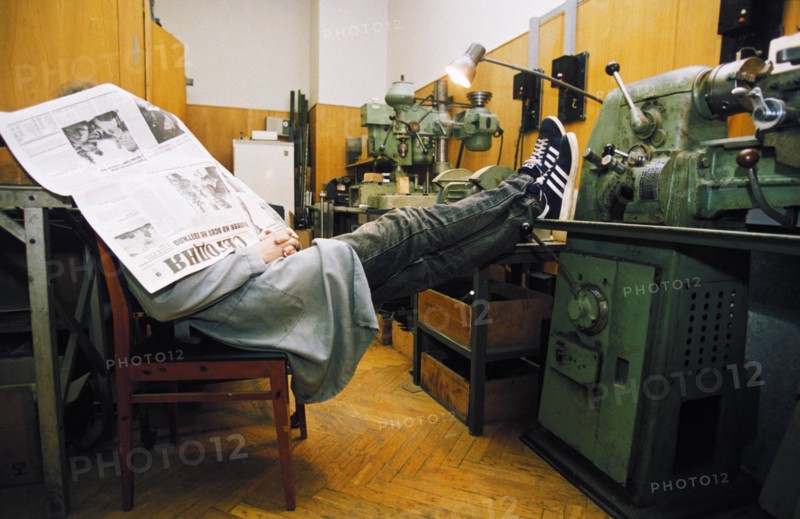 A typical scene - a worker with nothing to do due to a lack of orders during the economic crisis, october 1998.