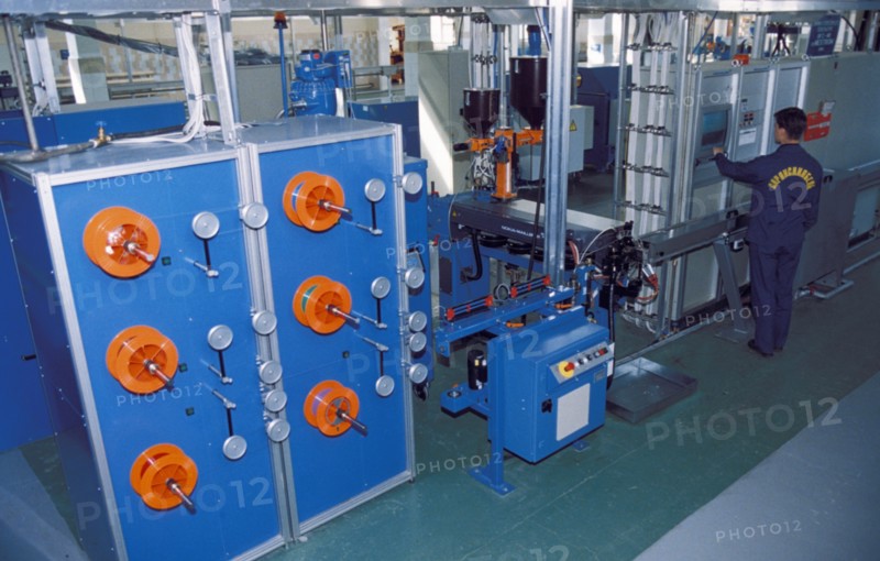 Saranskkabel co,'s machines for making fibre-optic cable in mordovia, russia, may 1999.