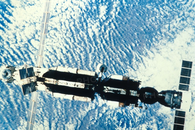 Mir space station 1988, mir docked with quant module and soyuz tm-5.