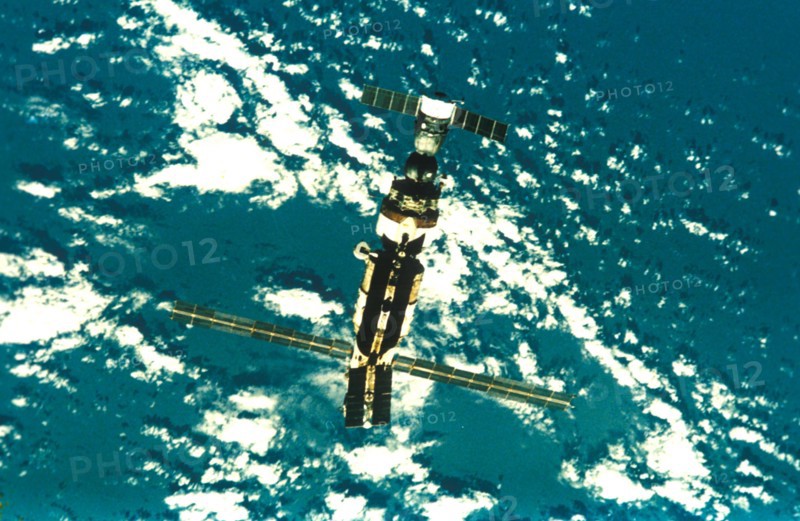Mir space station 1988, mir docked with quant module and soyuz tm-5.