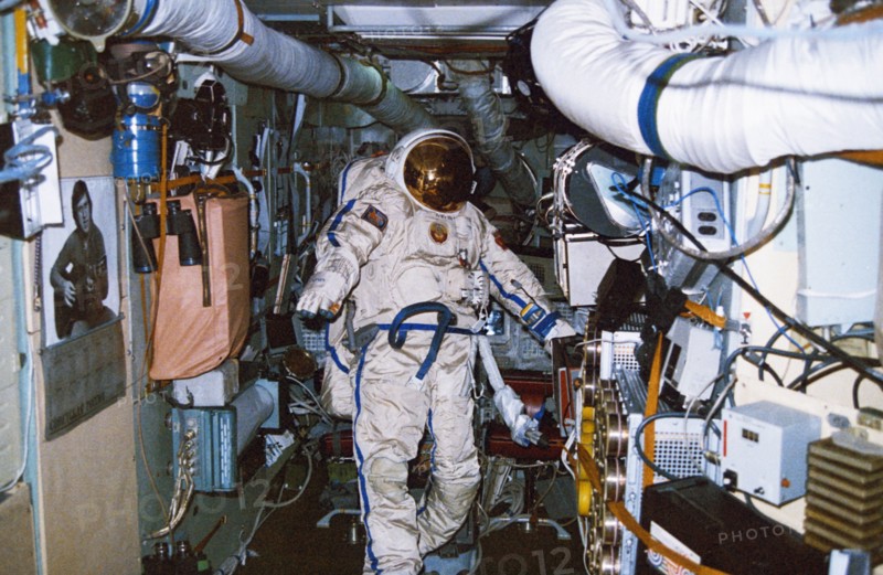 Soviet cosmonaut musa manarov aboard the mir space station, soyuz tm-4, 1988.