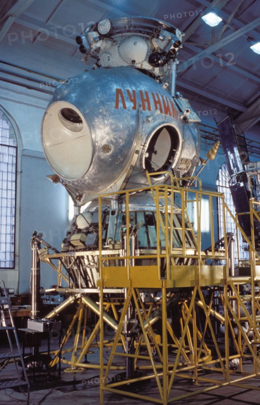 Lunik 1 manned lunar landing module, it was intended to operate in conjunction with the zond 9 spacecraft in 1971.