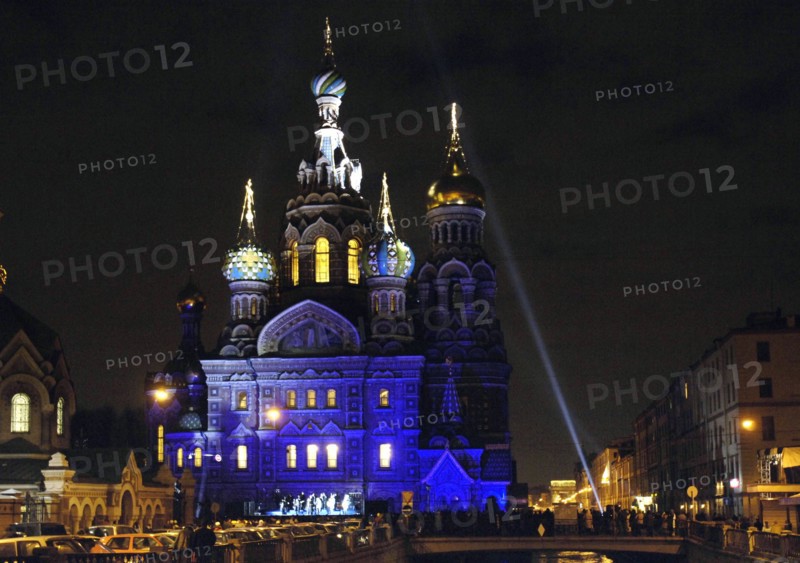 St,petersburg, russia, december 01, 2005, the illuminating show is held prior the solemn ceremony on the occasion of the new architectural lighting of the savior on the spilled blood cathedral designed by italian piero castiglioni.