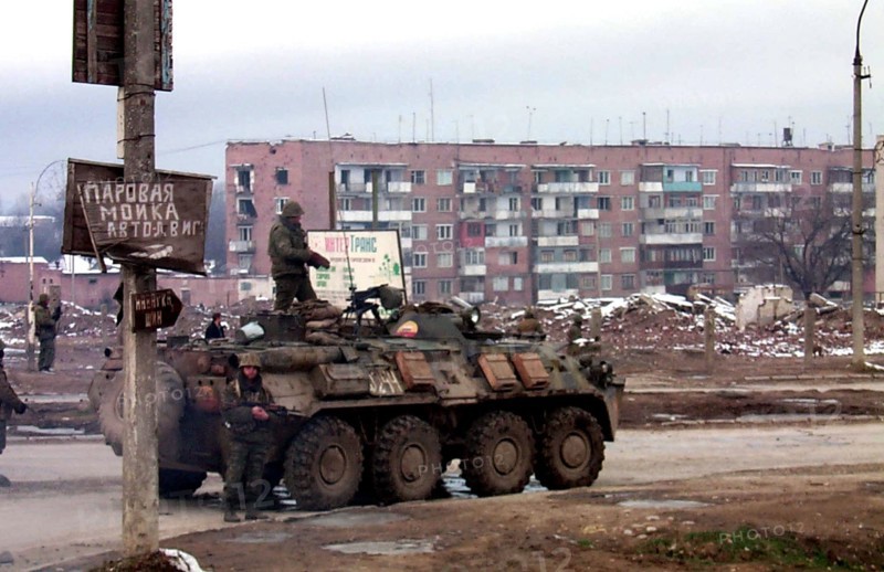 Gudermes, russia, november 12, 1999, russian servicemen seen mopping-up gudermes, the second largest chechen city, 1000 interior troops and 500 militiamen with support of paratroopers take part in mopping-up which is going on without any complications.