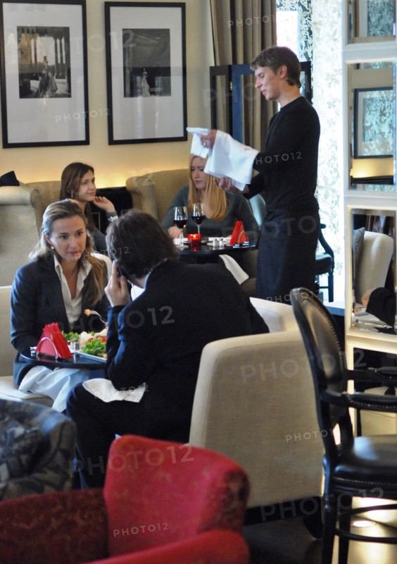 Visitors to the vogue cafe restaurant in kuznetsky most street, moscow, russia, september 2006.