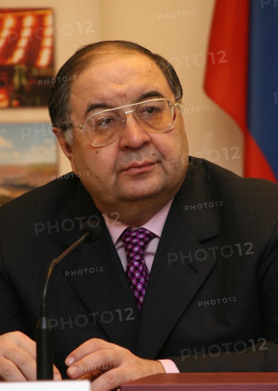 Moscow, russia, february27, 2008, russian billionaire alisher usmanov who who controlls metalloinvest industrial holding company, attends a press conference to announce metalloinvest's new sponsorship deal with dynamo f,c.