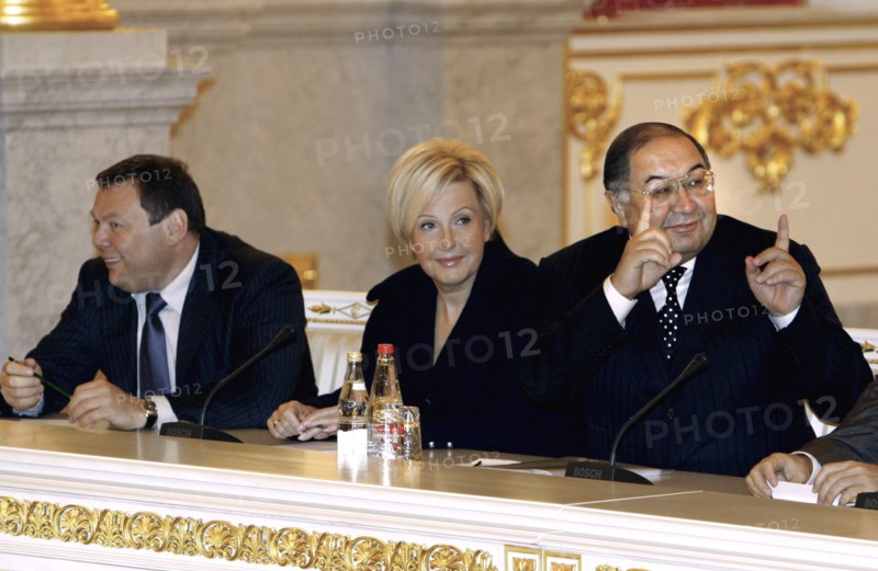Moscow, russia, september 15, 2008, chairman of alfa group, mikhail fridman (1st l),  and uzbek-born businessman, alisher usmanov (1st r), attend a meeting of members of the russian union of industrialists and entrepreneurs with the russian president in moscow's kremlin.
