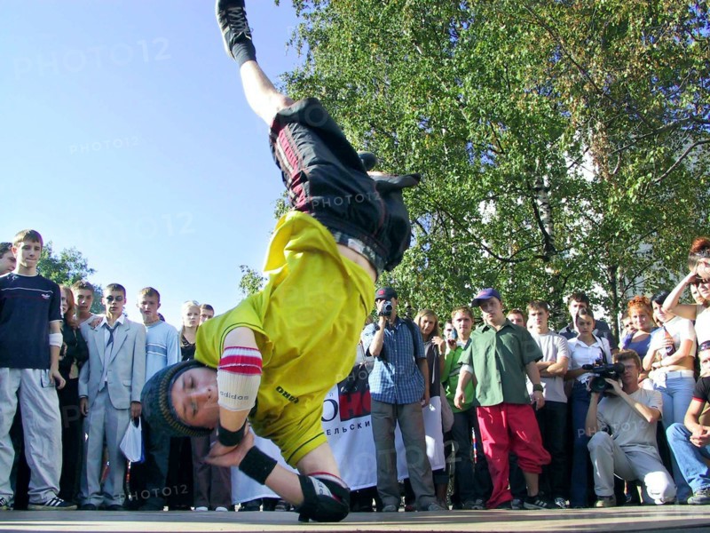 A break-dancer performs at the all-russian charity campaign against drug abuse and aids under the aegis of unicef, that is currently under way in kaliningrad, its goal is to promote healthy life-style among the population of russia, september 3, 2002.