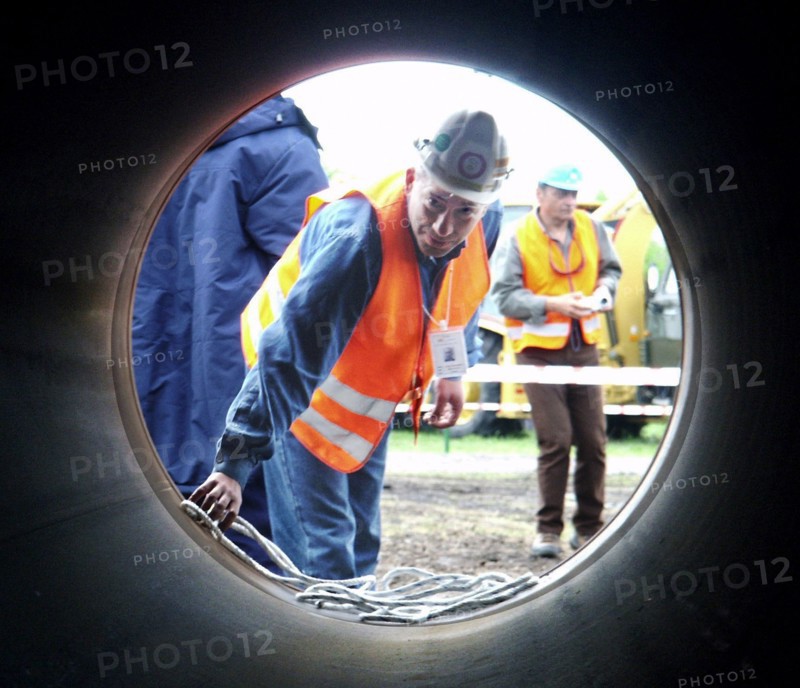 Georgia, may 23, 2003, at a groundbreaking ceremony (in pic) for the georgian stretch of the baku-tbilisi-ceyhan oil pipeline in east georgias tetritskaroid district, on friday, the project provides for the construction of a 1,760-km-long pipeline valued at 2,95 billion dollars.