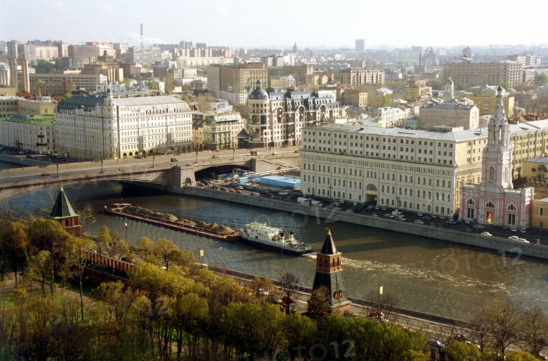 Sofiyskaya embankment, moscow, russia, october 1998, on the left: balchug- kempinsky hotel, in the center: main building of centrobank.