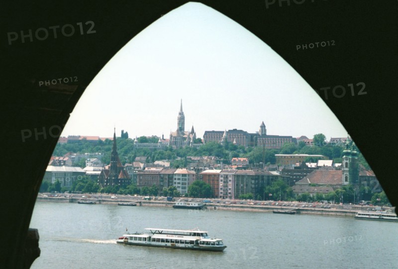 The chain bridge, the oldest in budapest, over the danube river at night, 1995.