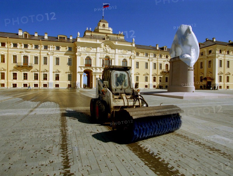 The restored constantine palace in strelna, now called the state complex 'the palace of congresses', will be the venue of summits to be held during the city's 300th anniversary celebrations, st,petersburg, russia, may 26 2003.