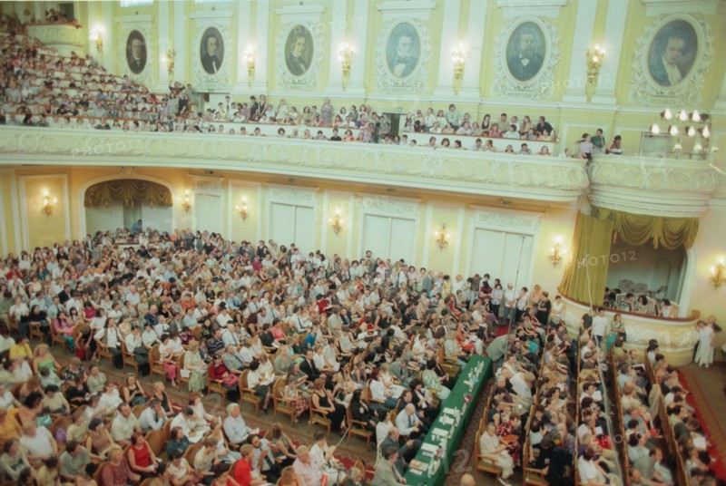 In the big hall of the moscow conservatory, moscow, russia, 6/02.