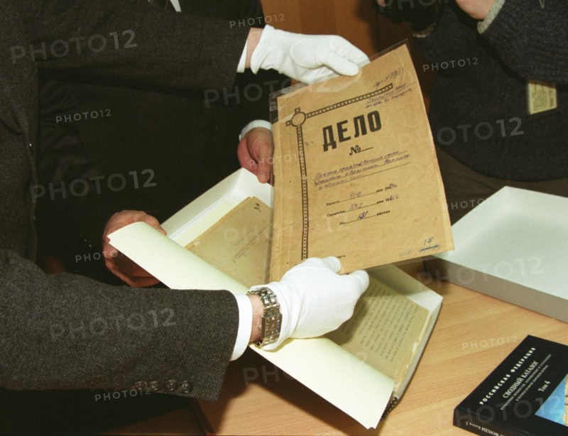 Moscow, russia, december 13 2002: an official ceremony of the transfer of documents of the smolensk archive to russia pictured being held at the russian culture ministry