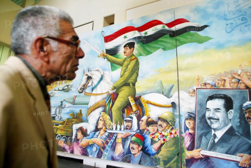 Baghdad, iraq, february 14 2003: exhibition of paintings (in pic) by iraqi artists at the museum of contemporary art of saddam in central baghdad, (photo itar-tass / vitaly belousov) .