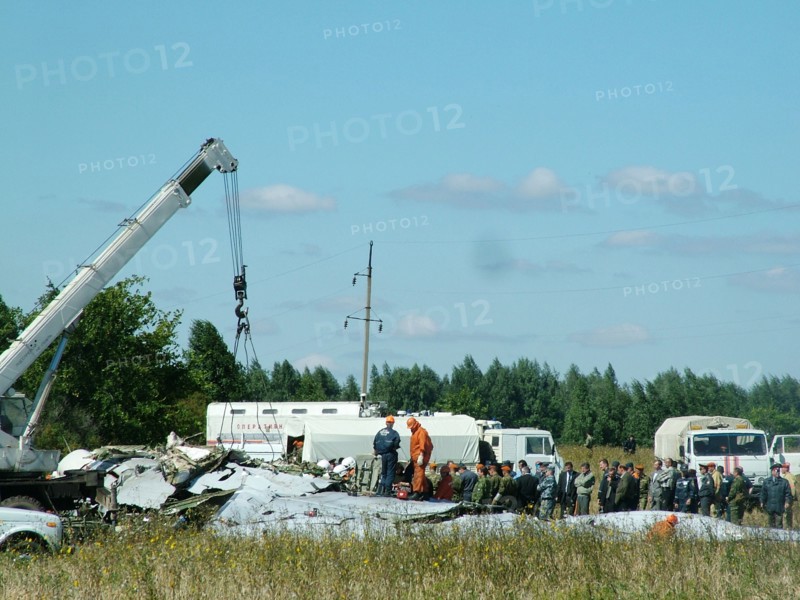 On the site of the tu-134 crash, the plane crashed in mysterious circumstances on 8/23, tula region, russia, august 25 2004.