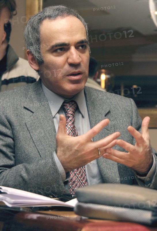 Leader of the united civil front garry kasparov gestures at the other russia political forum attended by russian opposition figures, march 2, 2007, st, petersburg, russia.
