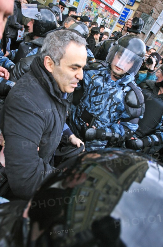 Omon officers detain united civil front leader garry kasparov during the 'march of those who disagree' in central moscow, april 15, 2007.