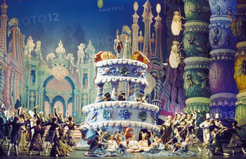 Marllnsky opera and ballet theater production of tchaikovsky's 'nutcracker', staged by mikhail shemyakin, moscow, russia, april 2002.