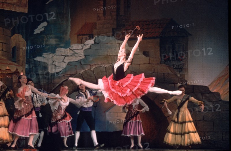 Tatarstan, russia, 11th nuriev ballet festival: berezina, soloist of the moscow classical ballet ensemble.
