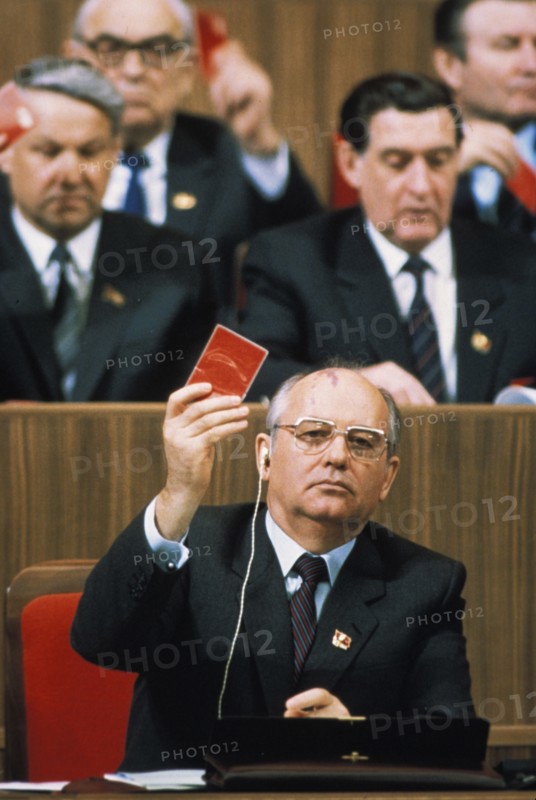 Mikhail gorbachev in the presidium during the adoption of the guidelines for the economic and social developement of the ussr 1986 - 2000, the 27th congress of the cpsu, march 1986.