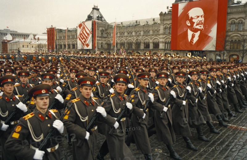Soviet troops marching in red square in a parade commemorating the 73rd anniversary of the october evolution, moscow 1990.