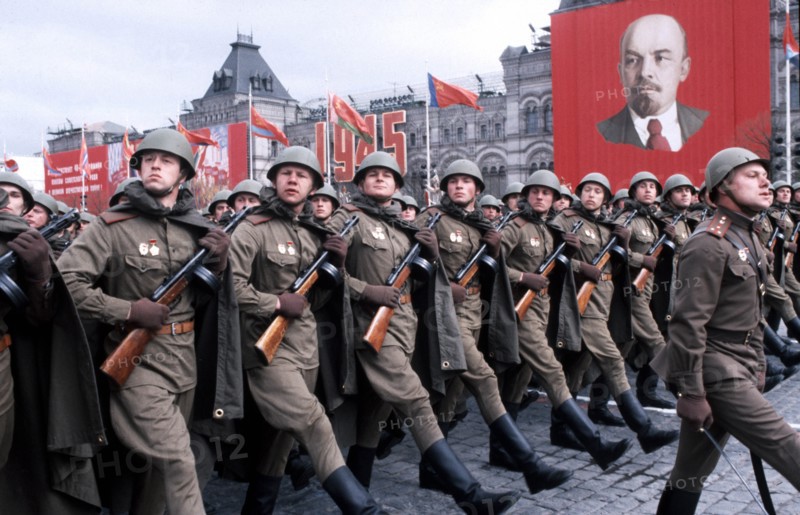 Red square, moscow, nov, 1977: soviet troops march in the nov, 7th parade.