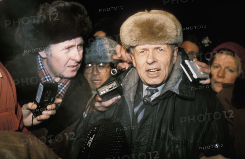 Soviet academician, andrei sakharov, being interviewed by the press upon his arrival in moscow at the yaroslavl railway terminal on december 23, 1986.