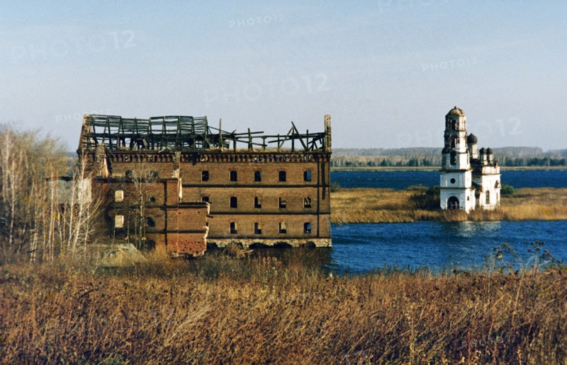 Abandoned village of mitlino in the chelyabinsk 65 region of russia, 1994, site of a serious nuclear accident in 1957 at the mayak chemical mill.