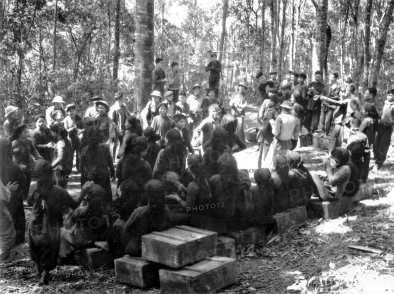 Soldiers and conscripted labourers