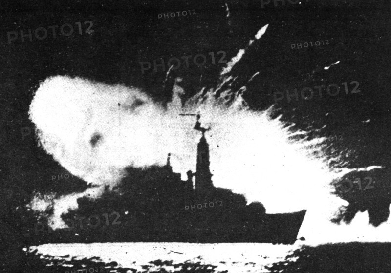 Falklands War Malvinas 1982, H.M.S. Antelope hit