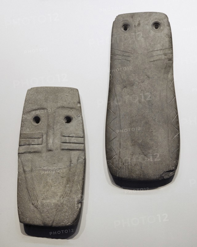 Left: Idol-plate anthropomorphic, 3750-2500 BC