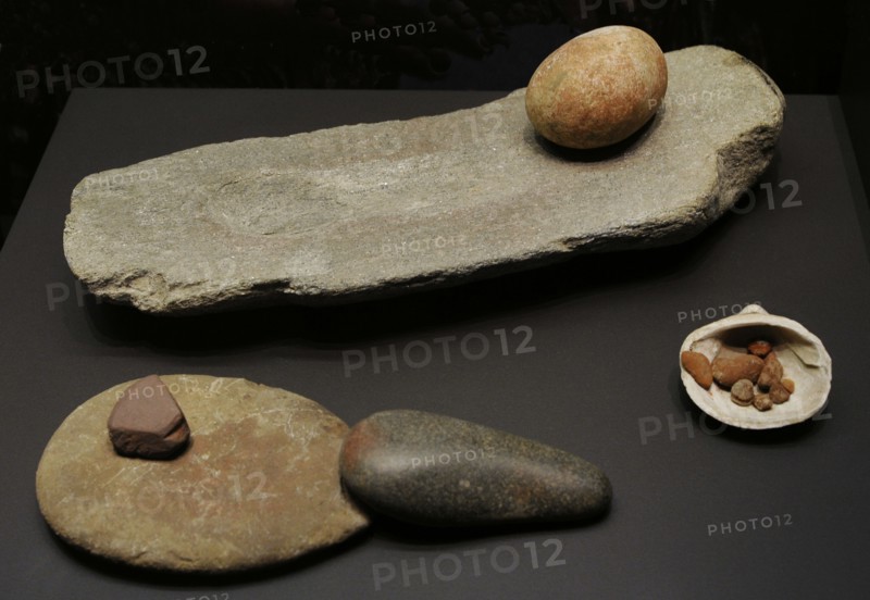 From left to right and from back to front: Grindstone, El Garcel (Antas, Almeria province, Andalusia) and El Higueron Cave (Rincon de la Victoria, Malaga province, Andalusia); Grindstone, pestle and dye