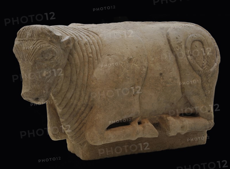 Iberian figure of a bull, Limestone