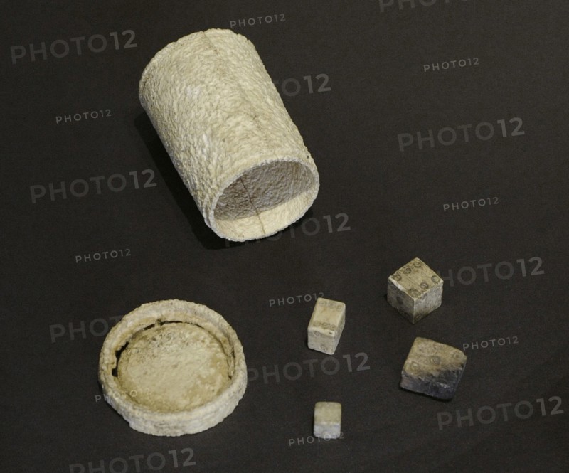 Shaker and dice