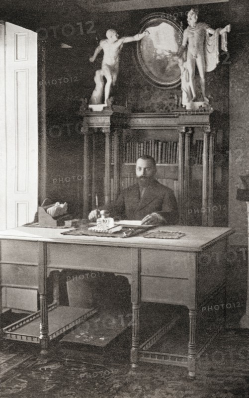 Signor Valdes in his study