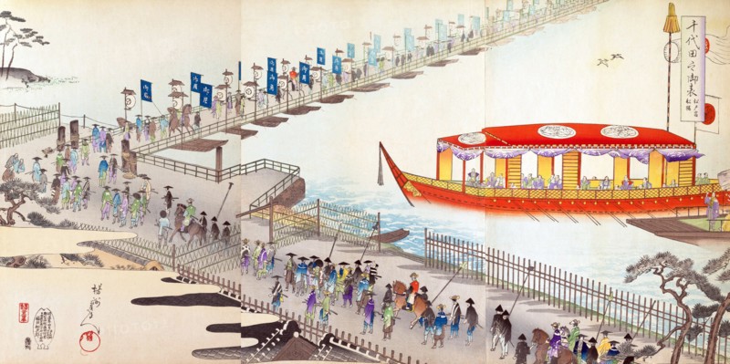 Royal barge arrives at a pontoon bridge nd the wharf to columns of samurai.