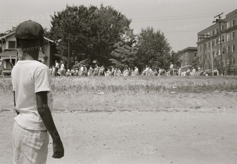 Mob marching from capitol to Central High