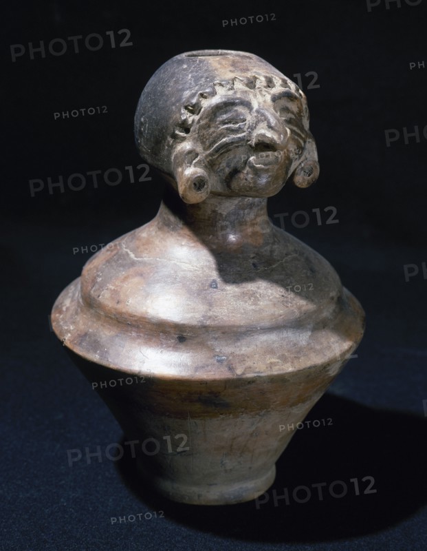 Anthropomorphic ceramic vessel.