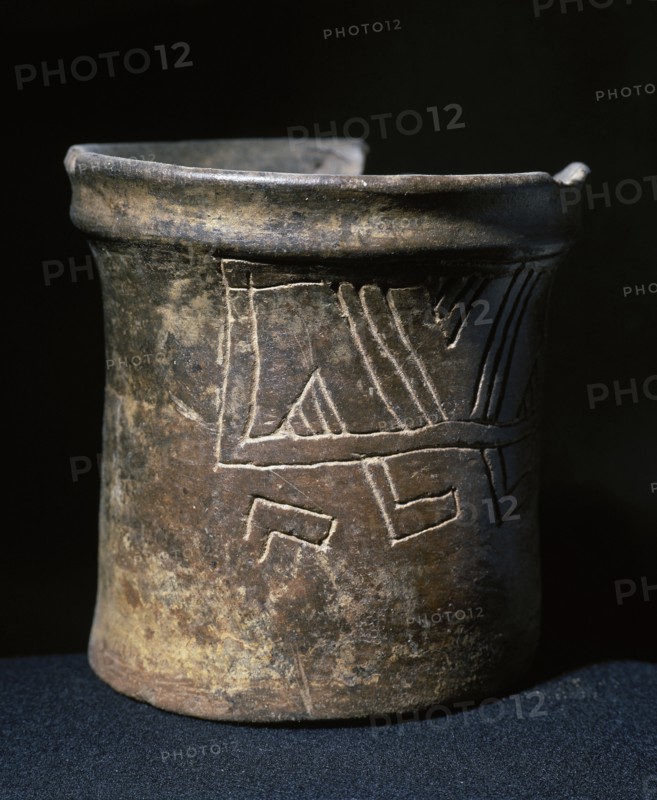 Ceramic vessel.