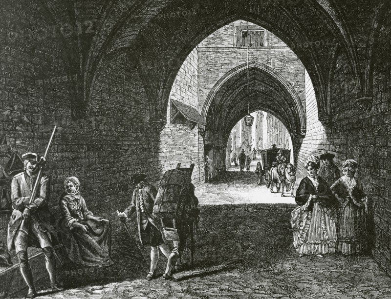 Vaulted passage under the "Petit Chatelet".
