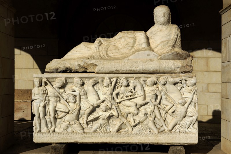 Battle between the Amazons and the Greeks.