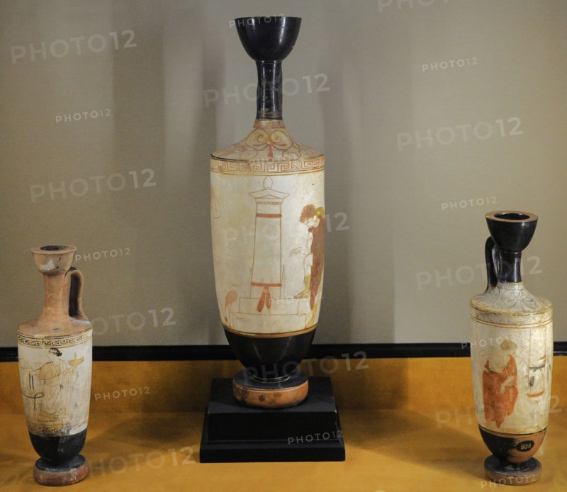 White-ground lekythos: Woman and Youth by the Gravestone.