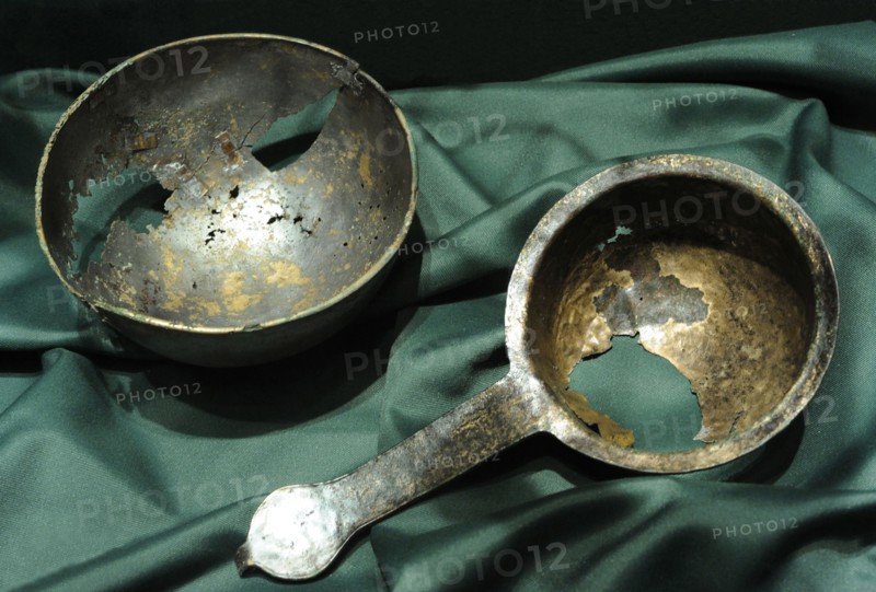 Bowl and ladle.
